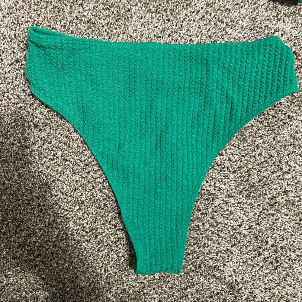 Shein bikini - Picture 2 of 3